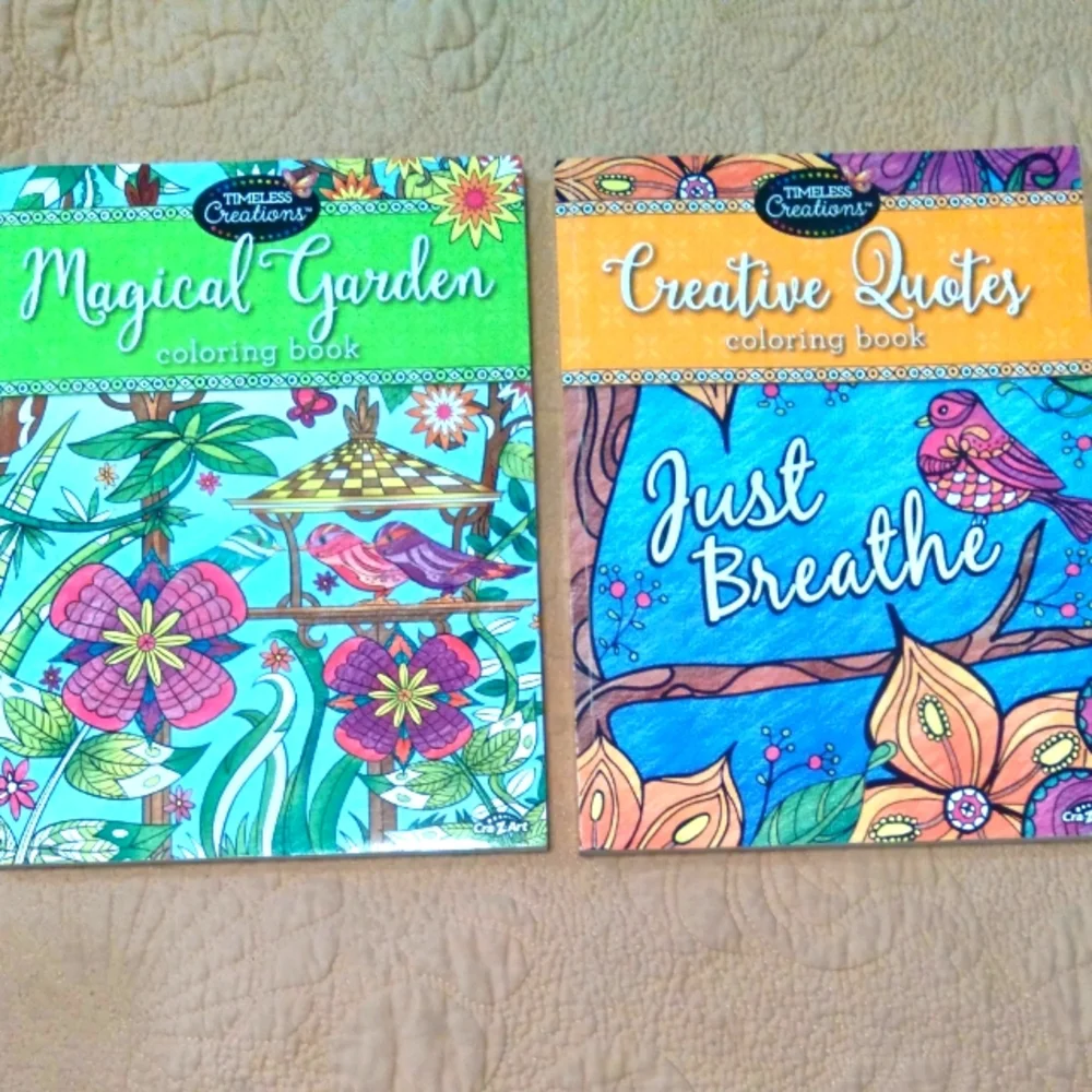 Happiness - 5 Coloring Books - 100+ Colored Pencils - Picture 2 of 11